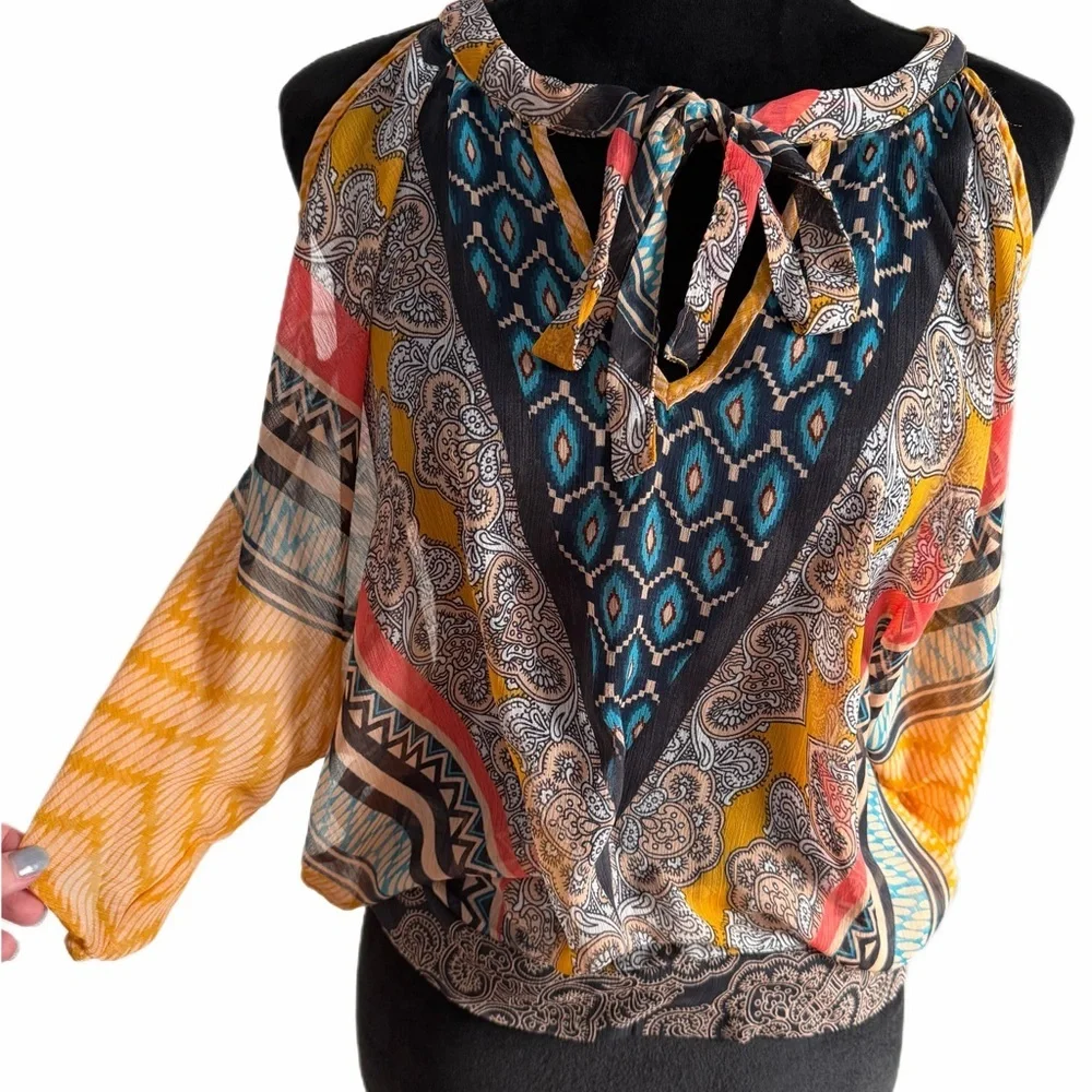 Multicolor Patterned Women's Top - Picture 2 of 8